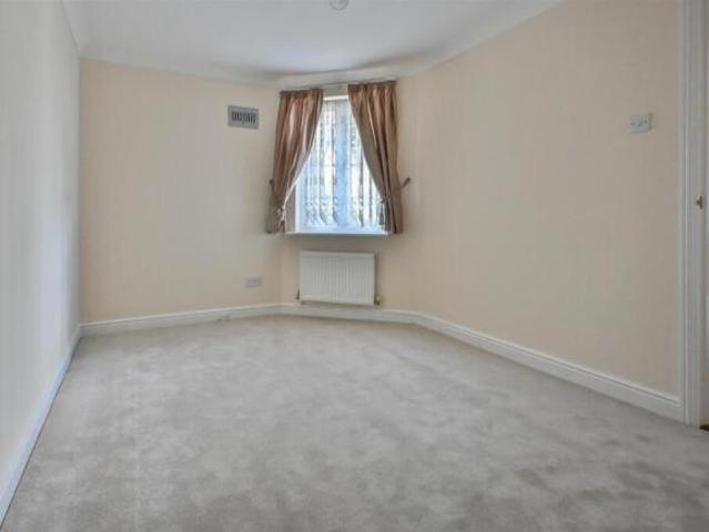 Maisonette for sale in Navestock Side, Essex