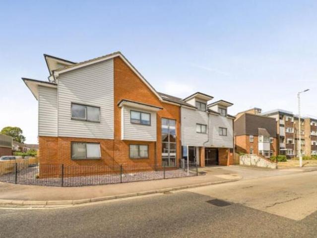 Maisonette for sale in Bedford