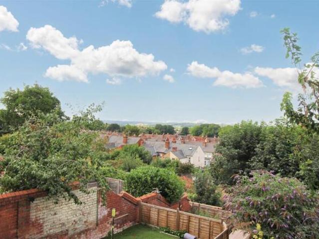 Maisonette for sale in Reading