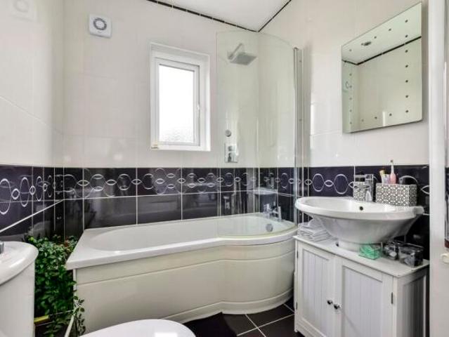 Maisonette for sale in North Watford, Hertfordshire