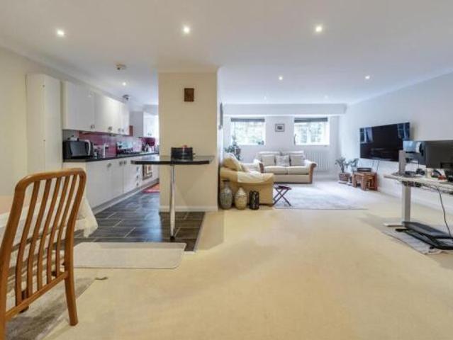 Maisonette for sale in Watford Heath, North Watford