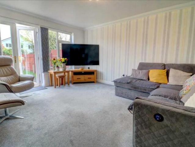Maisonette for sale in Gun Hill, Warwickshire
