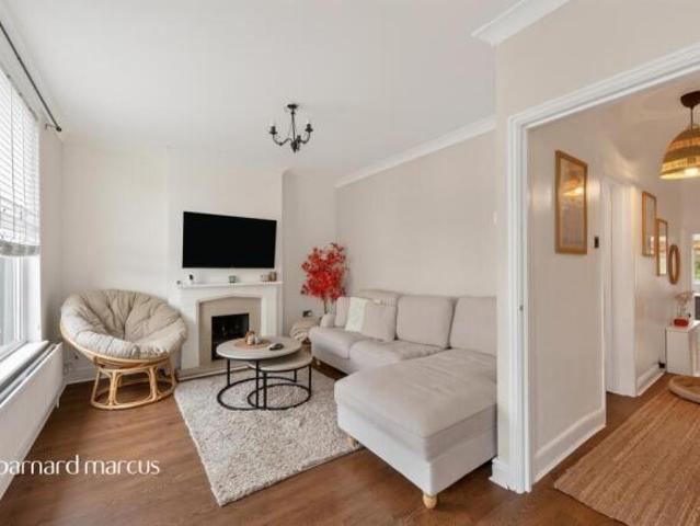 Maisonette for sale in Worcester Park, Greater London