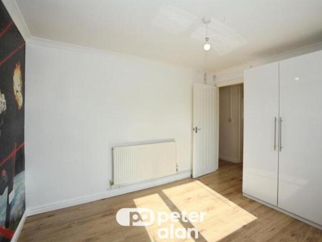 Maisonette for sale in Llanishen, Wales