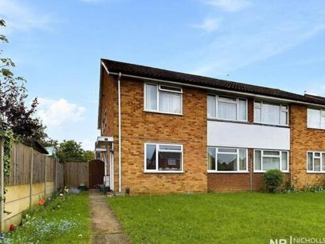 House for sale in Chessington