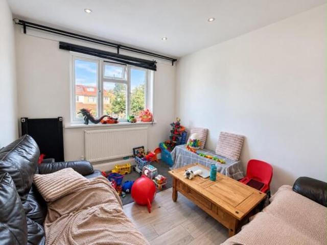 Maisonette for sale in Slough