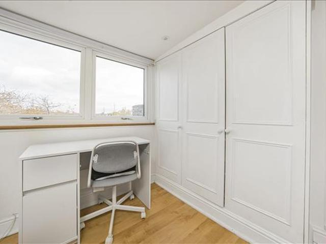 Maisonette for sale in Cat Hill