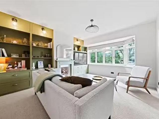 House for sale in Norbiton