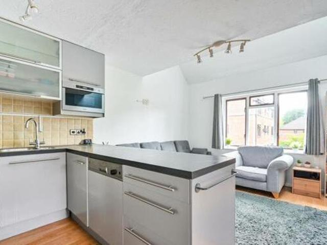 House for sale in Maybury, Woking