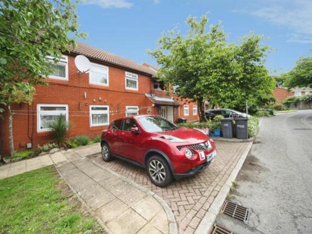 Maisonette for sale in Farley Hill, Spring Park