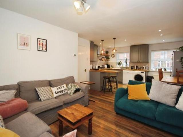 Maisonette for sale in Green Close, Warwickshire