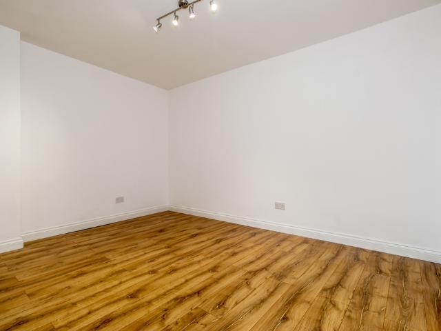 Apartment for rent in London Borough of Croydon, Cat Hill