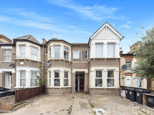 Apartment for rent in Gants Hill, Greater London