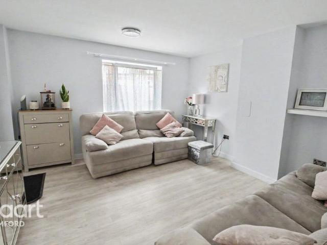House for rent in Goodmayes, Greater London