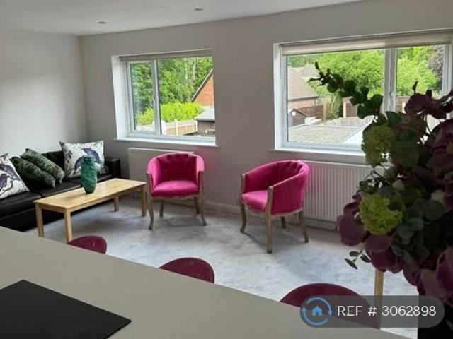 House for rent in Oxshott, Elmbridge