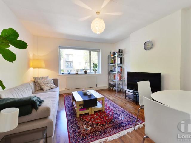 Flat for rent in Brondesbury, Isle Of Man