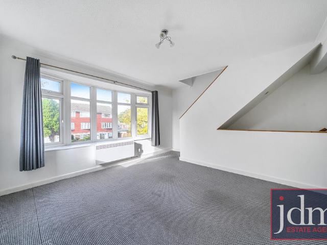 Flat for rent in Crofton, Greater London