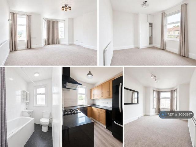 House for rent in London Borough of Redbridge, Greater London