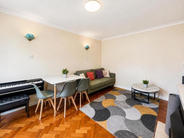 House for rent in Carshalton Beeches, Greater London