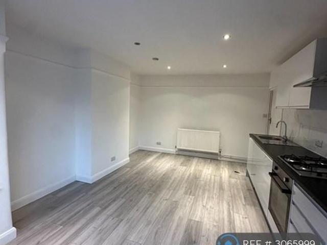 House for rent in London Borough of Barnet, Greater London