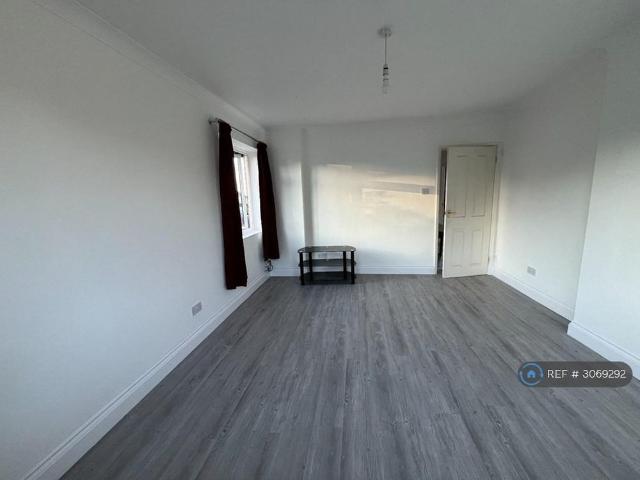 House for rent in Royal Borough of Greenwich, Greater London