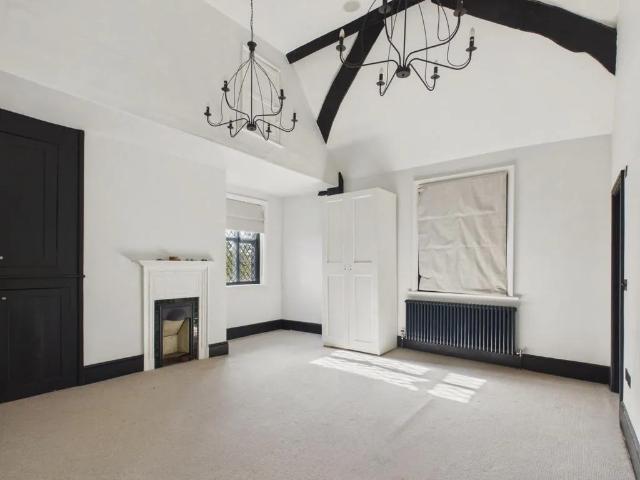 House for rent in Beaconsfield Old Town, Beaconsfield