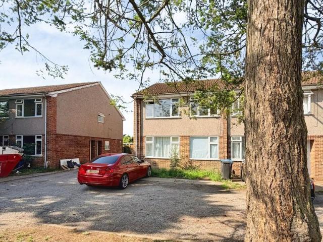Flat for rent in Carterhatch, Greater London