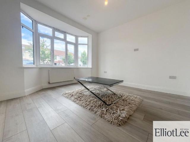 House for rent in London Borough of Ealing, Greenford