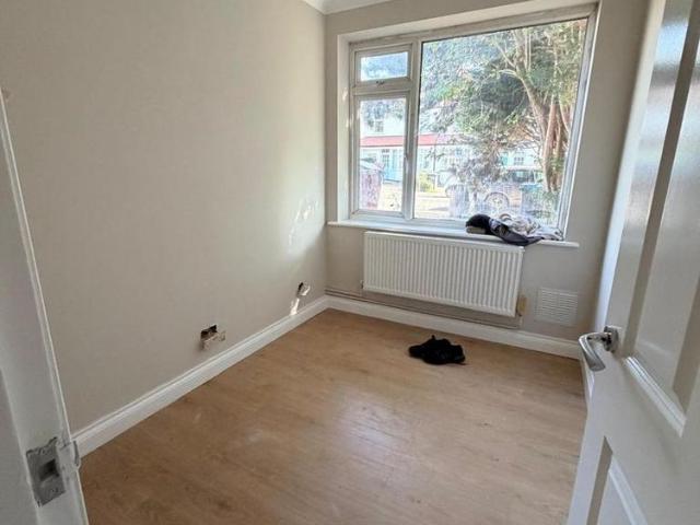 House for rent in Carterhatch, Greater London