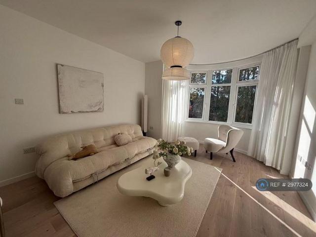 House for rent in London Borough of Ealing, Hanwell