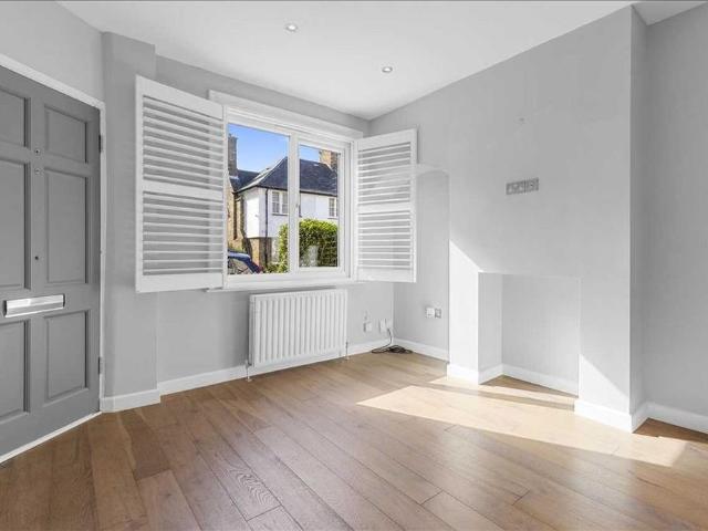 House for rent in Furzedown, Greater London