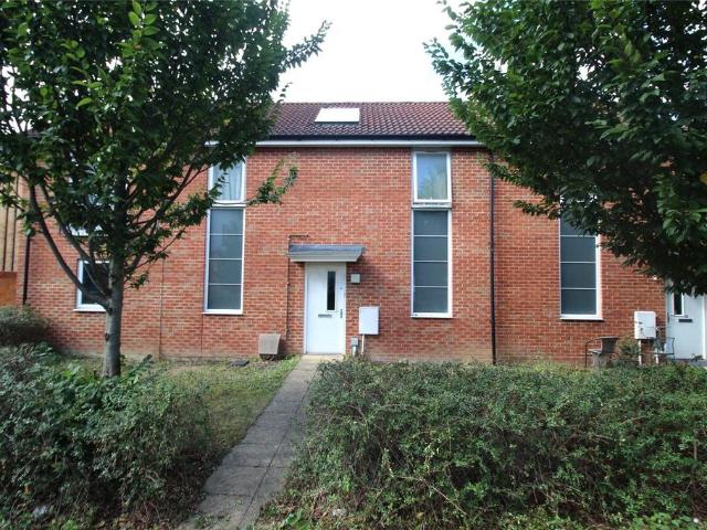 Flat for rent in Grove Park, Oad Street
