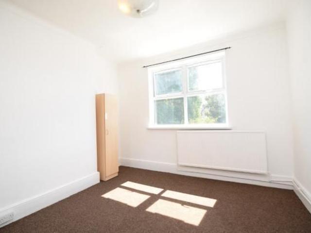 House for rent in Gants Hill, Greater London