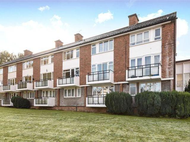 Flat for rent in Pinner, Greater London