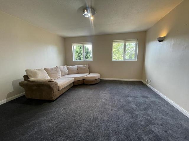 House for rent in Chigwell, Grange Hill
