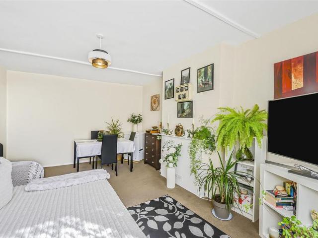 House for rent in London Borough of Waltham Forest, Greater London