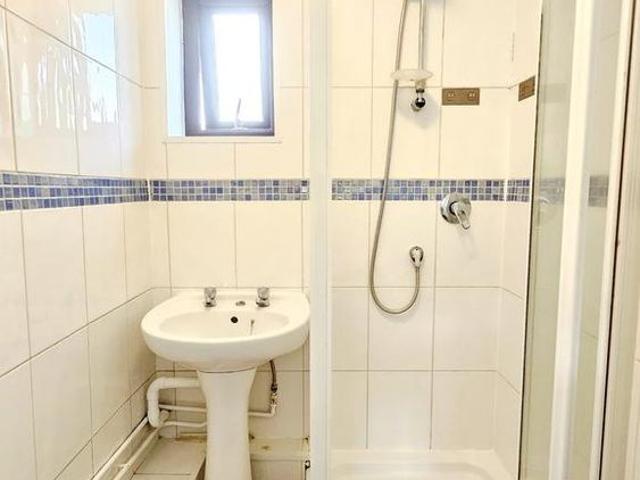 House for rent in Harmondsworth, Greater London
