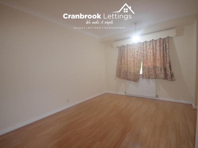 Flat for rent in Newbury Park, Greater London
