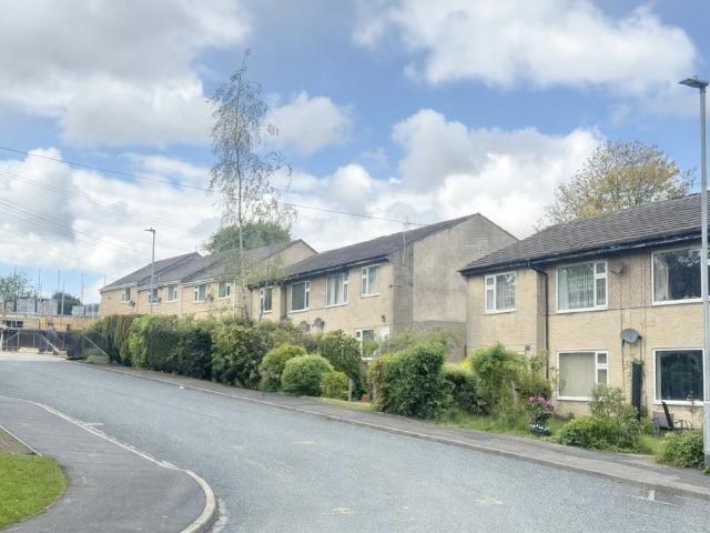 Flat for rent in Broad Folds, Bradford