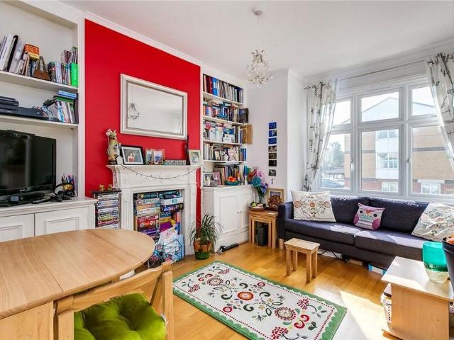 House for rent in Furzedown, Greater London