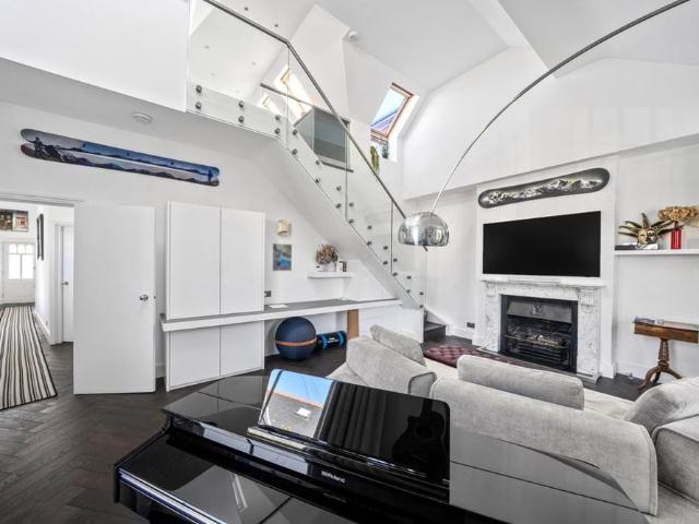 House for rent in London Borough of Richmond upon Thames, Greater London