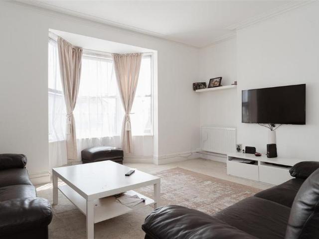 House for rent in Redhill, Reigate and Banstead