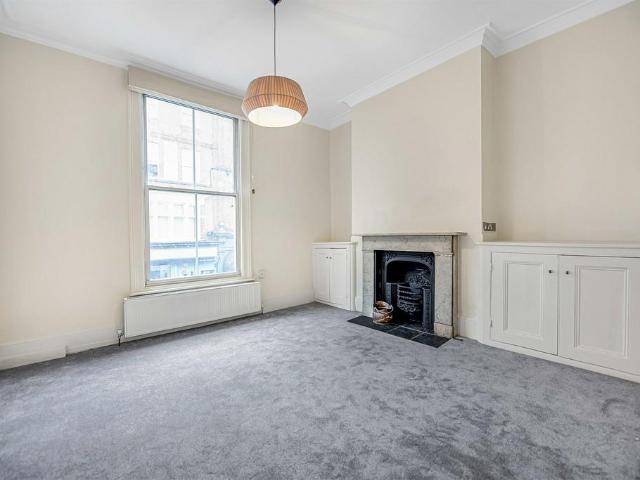 Flat for rent in Brompton, Greater London