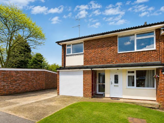 Flat for rent in Chipping Hill, Essex