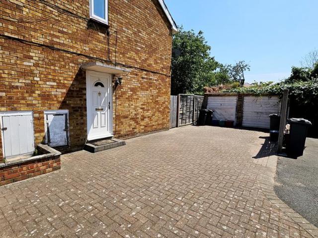 Flat for rent in London Borough of Hounslow, Heston