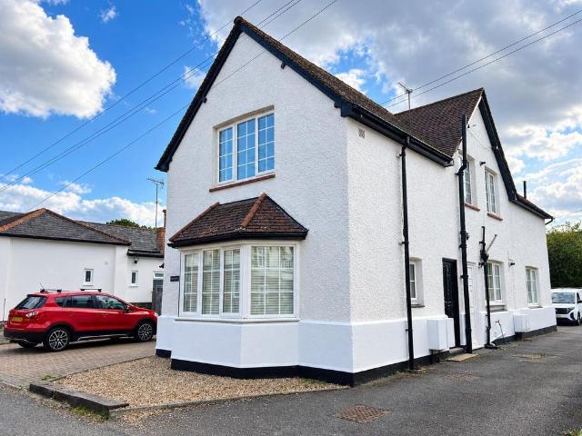 Flat for rent in Great Bookham, Mole Valley