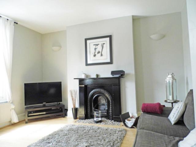 Flat for rent in North Sheen, Greater London