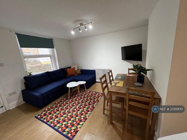 House for rent in Clarendon, Ash