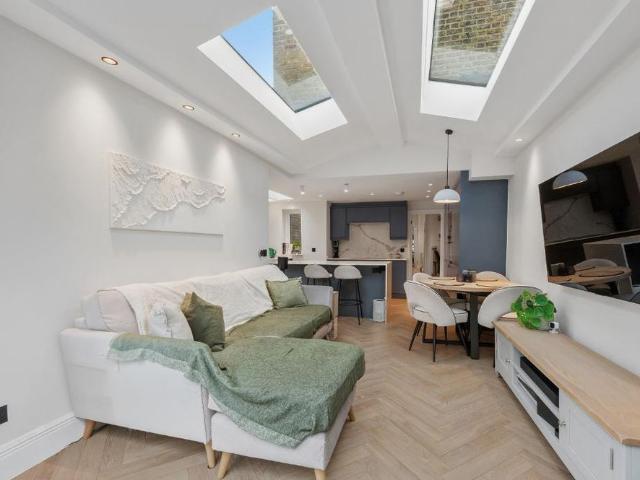 House for rent in London Borough of Merton, Merton Park