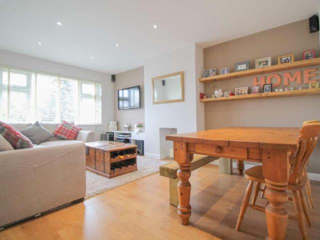 Flat for rent in London Borough of Hounslow, Greater London